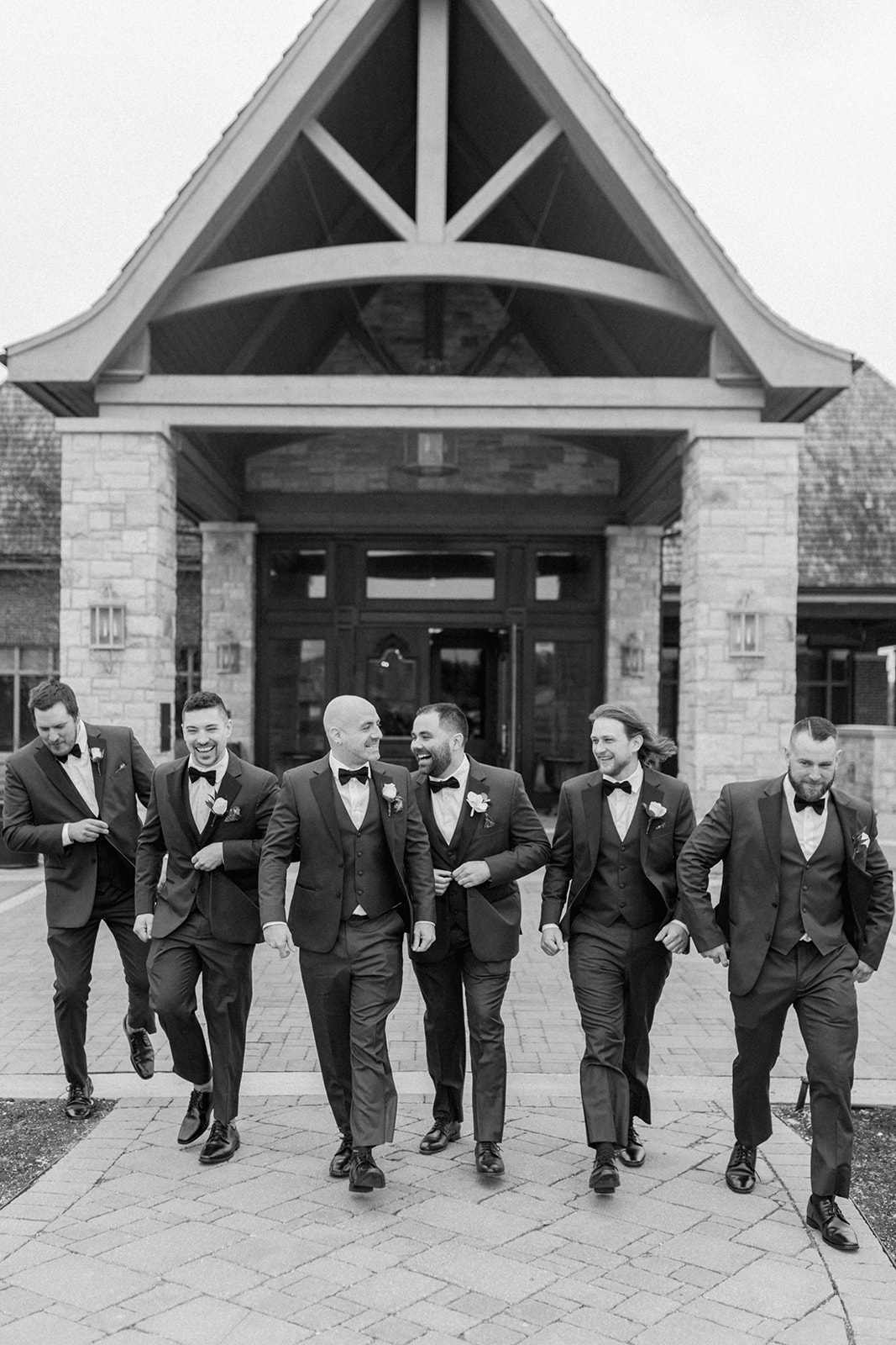 groom and groomsmen at eagles nest golf club