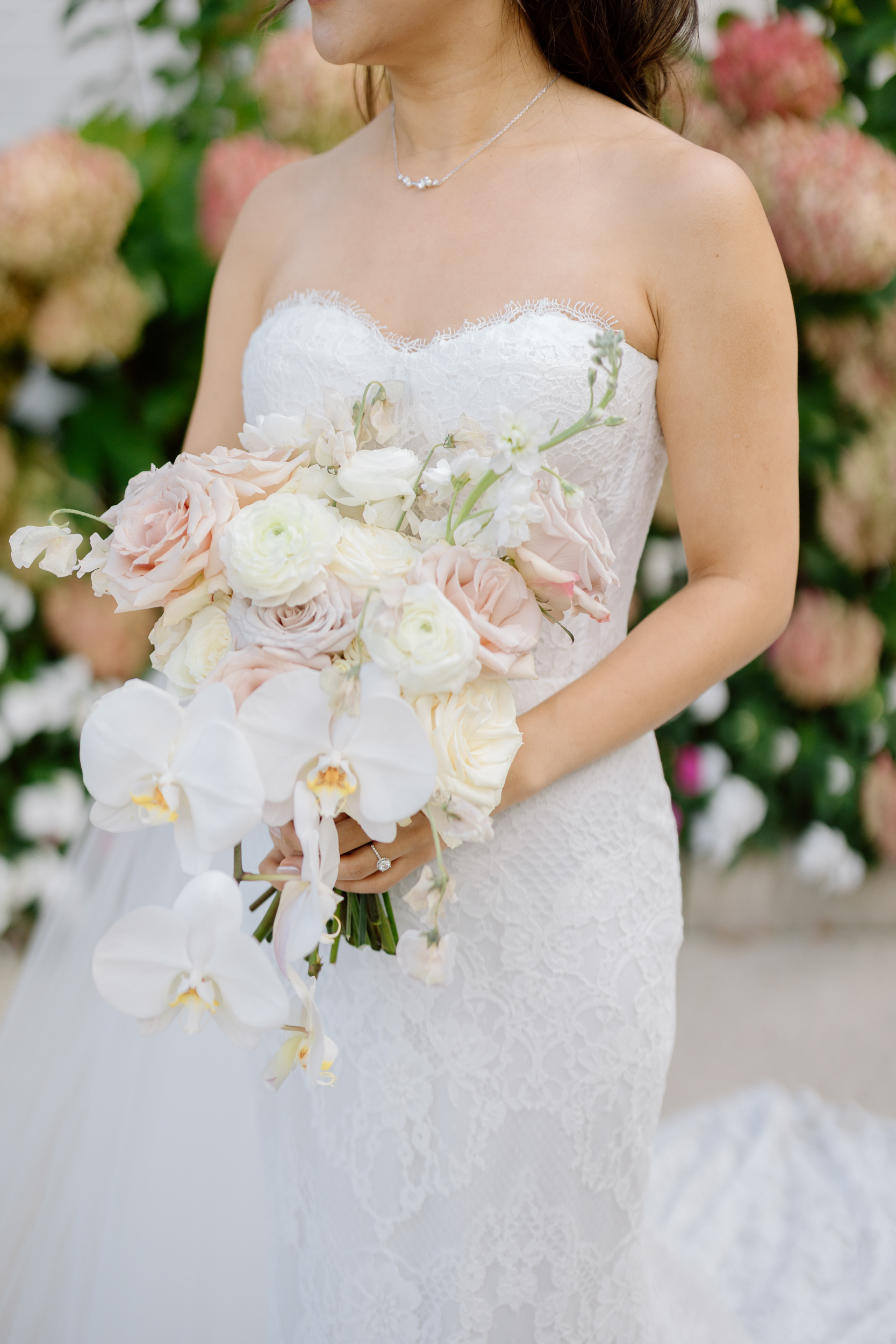 Detail photo of bride's bouquet at Harding Waterfront Estate wedding