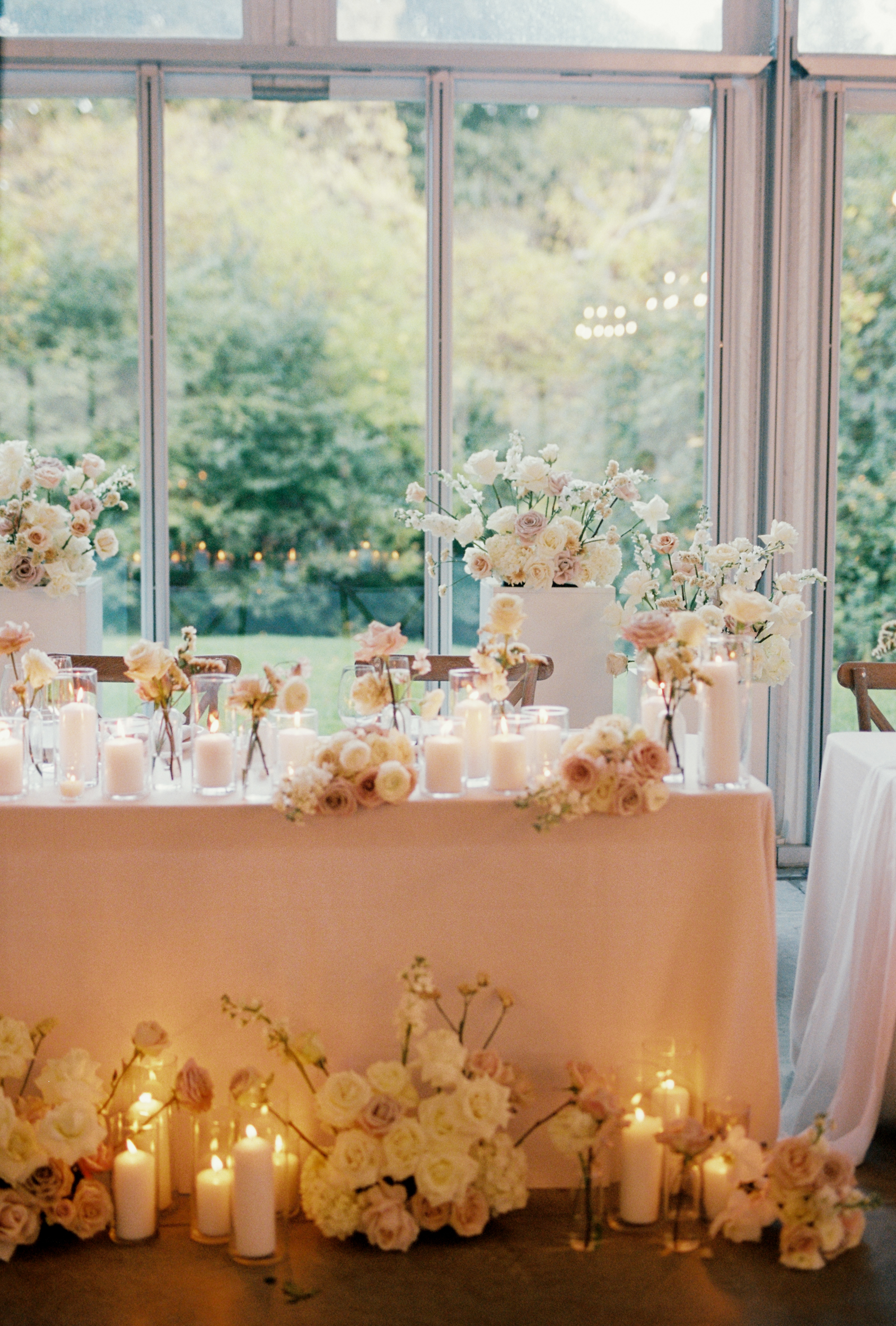 Head table at Harding Waterfront Estate Weddng